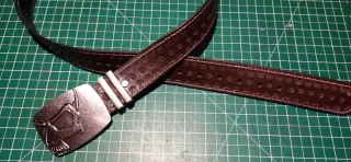 Cinturones/Correas de cuero artesanales.