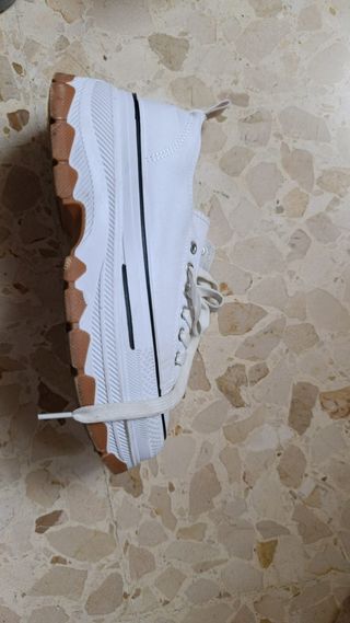 Zapatillas blancas con plataforma