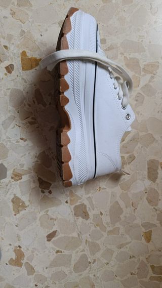 Zapatillas blancas con plataforma
