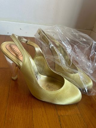 2 pares de Zapatos de tacón SALplateados y dorados