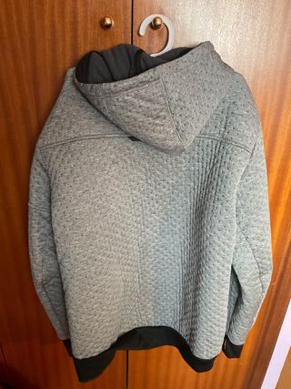 Chaqueta Adidas gris y negra