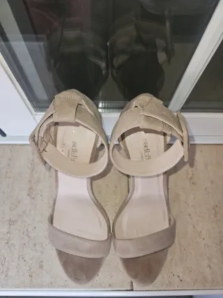 Zapatos de tacón beige talla 38