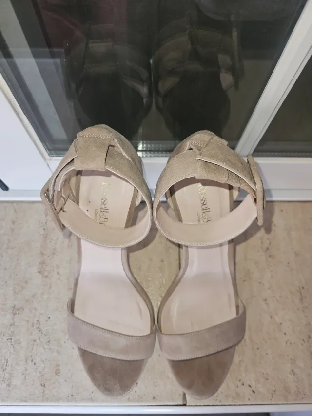 Zapatos de tacón beige talla 38