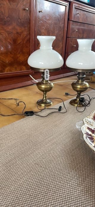 Lampade da tavolo antiche dorate e bianche