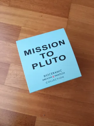 Omega x Swatch Plutón