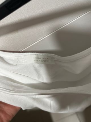Camiseta Zara Asimétrica Hombro Descubierto
