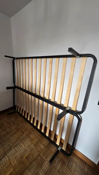 Somier de láminas metálico y madera con patas