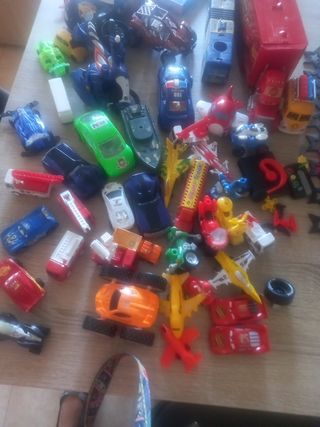 Coches varios juguete