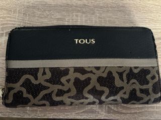 Cartera Tous negra y dorada