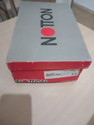 Zapatos de piel NOTTON marrones nuevos