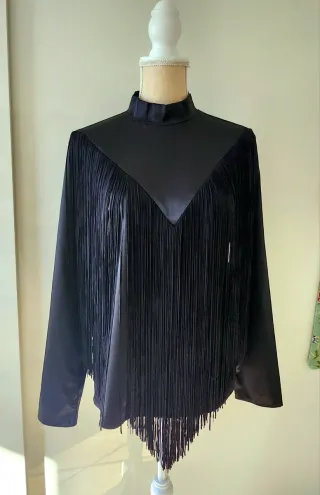 Blusa Negra con Flecos Talla S