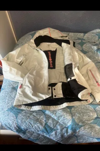 Cazadora Trangoworld Sky