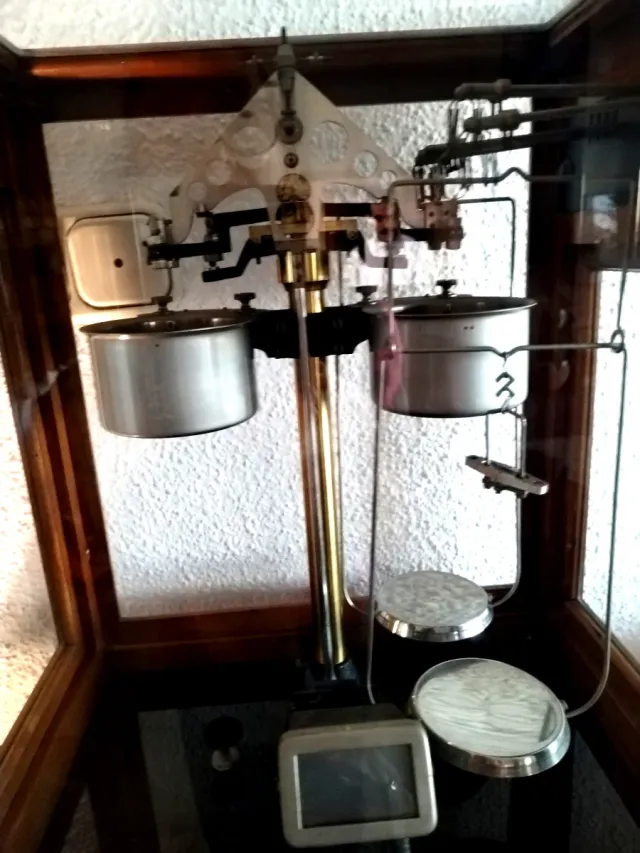 Bilancia di precisione antica