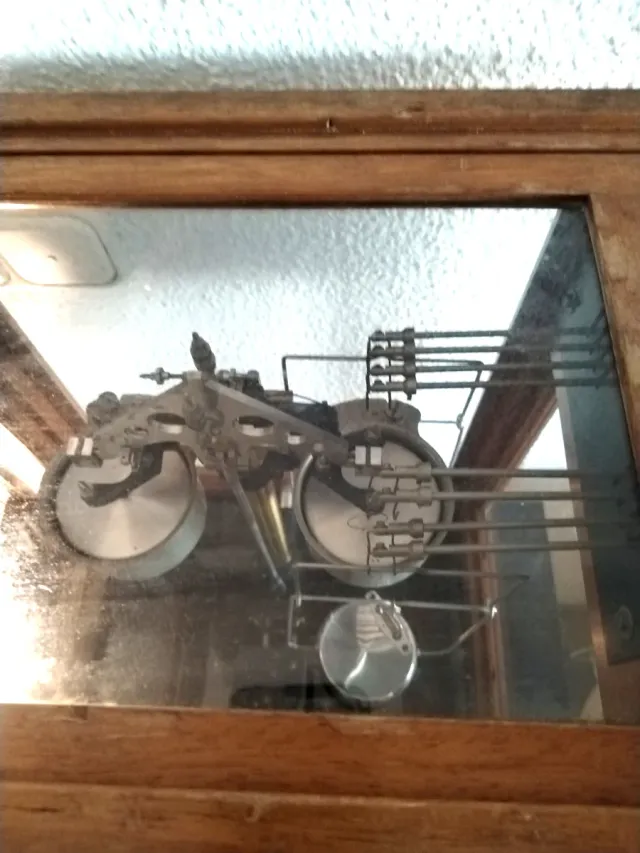 Bilancia di precisione antica