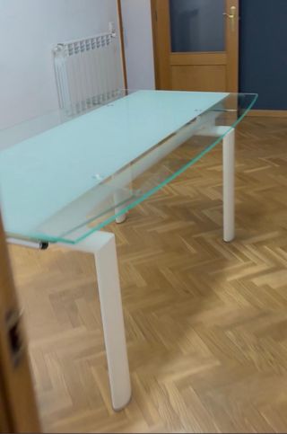 Mesa de salón cristal y metal