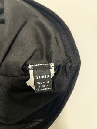 Top negro cuello alto talla única