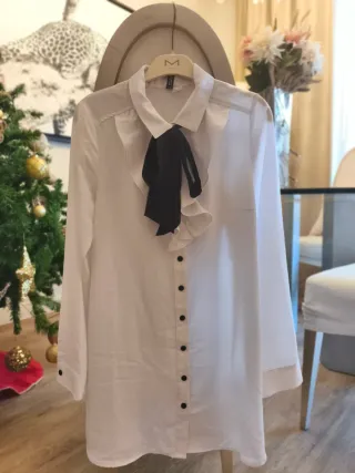 Camisa blanca con volantes Divided