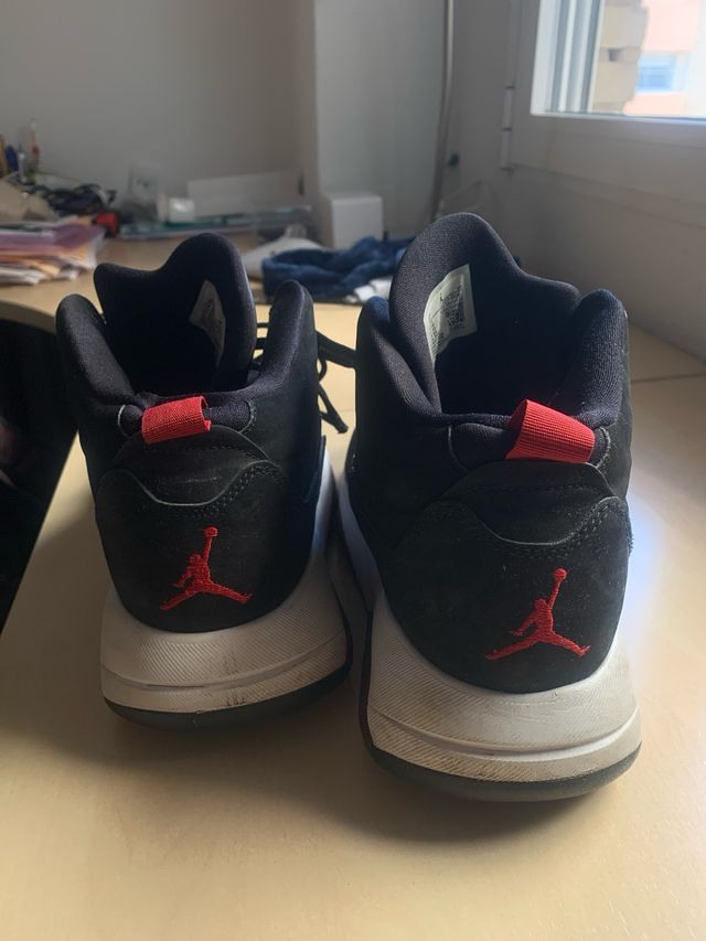 Zapatillas Jordan Baloncesto Negras Rojas