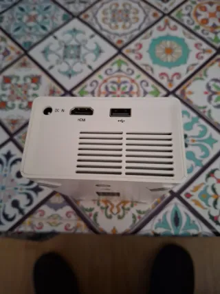 Mini proyector Vamvo