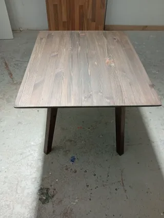 Mesa de centro de madera  Color nogal