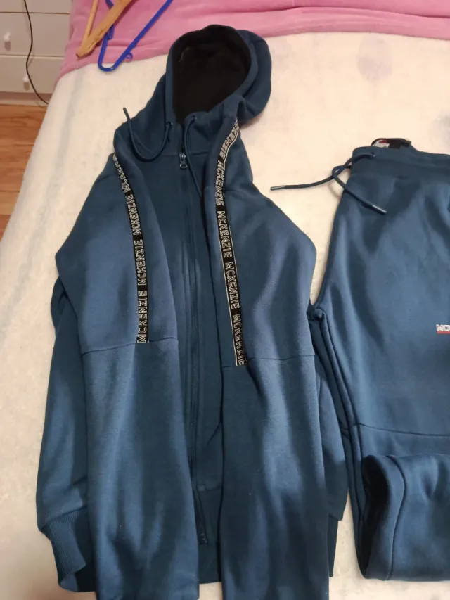 Conjunto chándal McKenzie azul
