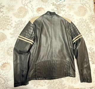 Cazadora motera piel sintética negra y beige