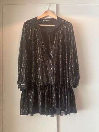 Vestido Zara negro con detalles dorados