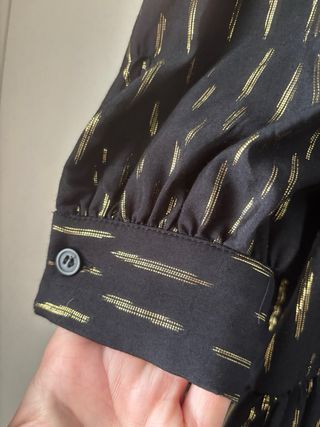 Vestido Zara negro con detalles dorados