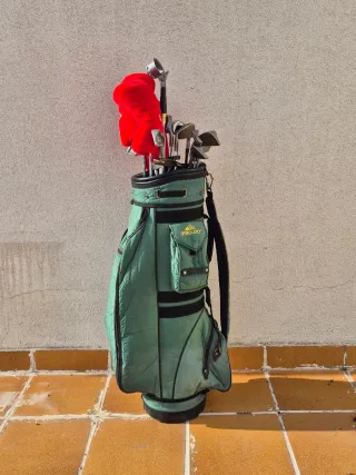 Set 14 palos golf con capuchones y bolsa incluidos