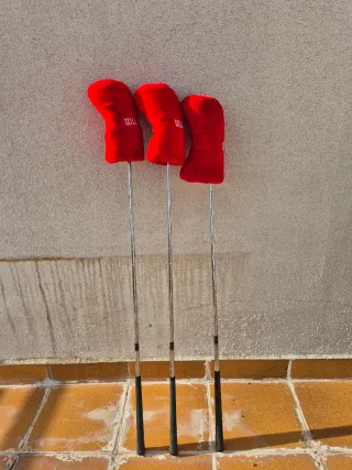 Set 14 palos golf con capuchones y bolsa incluidos