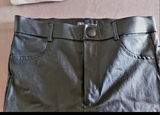 Pantalón efecto piel Zara 14-15 años