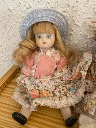 3 Muñecas de Porcelana Vestidas
