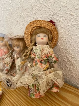 3 Muñecas de Porcelana Vestidas