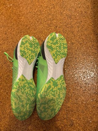 Zapatos de fútbol Adidas verdes