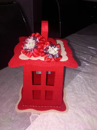 Lanterna fatta a mano in feltro e raso € 2 ciascun