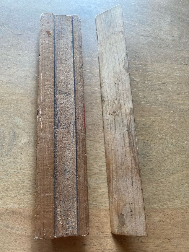 Lotto di 2 vecchie righe in legno. Antic