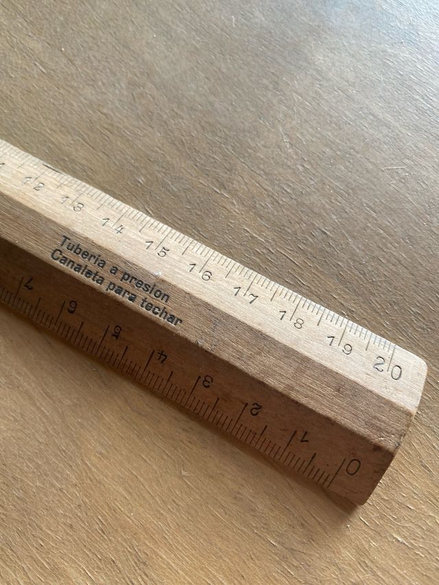 Lotto di 2 vecchie righe in legno. Antic