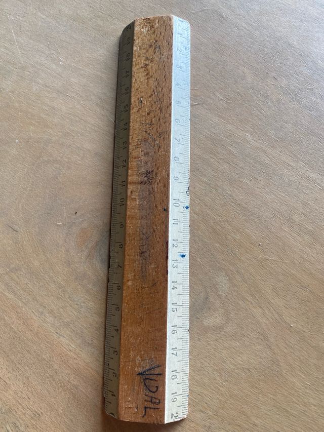 Lotto di 2 vecchie righe in legno. Antic