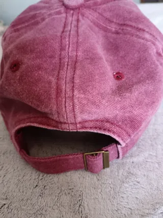 Gorra Faith burdeos nueva