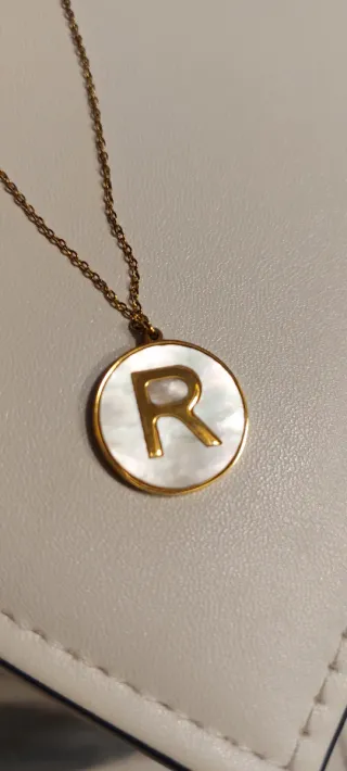 Collar y colgante baño oro y nácar