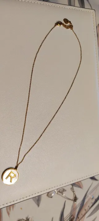 Collar y colgante baño oro y nácar