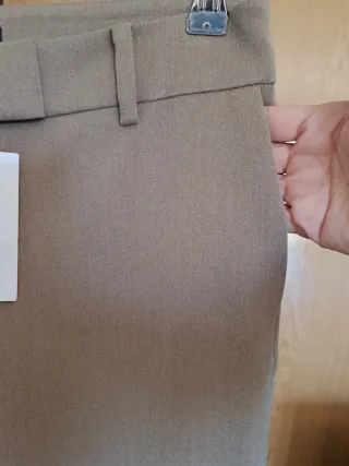 Pantalón Mango beige