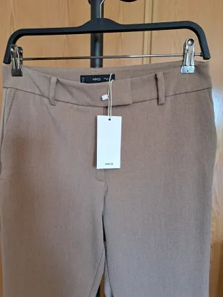 Pantalón Mango beige