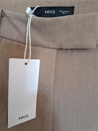 Pantalón Mango beige