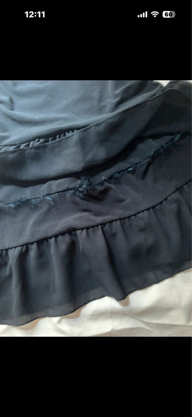 Falda negra con volantes