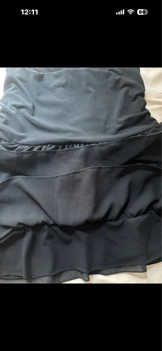 Falda negra con volantes