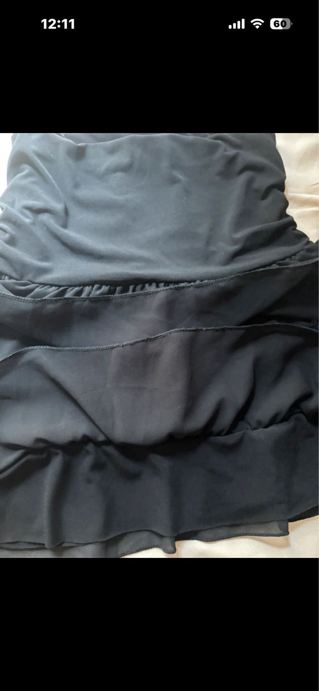 Falda negra con volantes