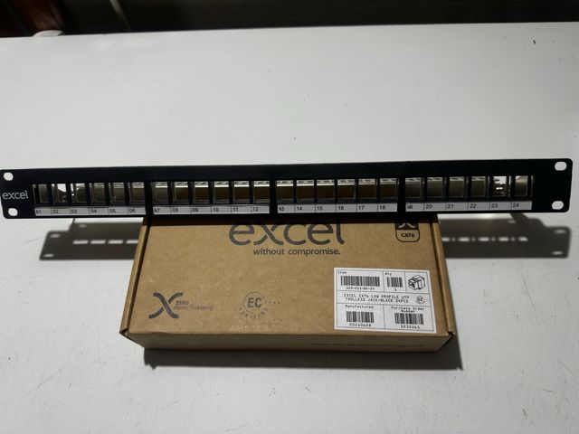 Panel de parcheo Excel 24 puertos CAT6