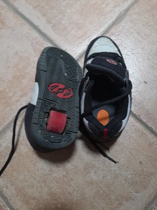 Zapatillas Heelys con ruedas talla 34