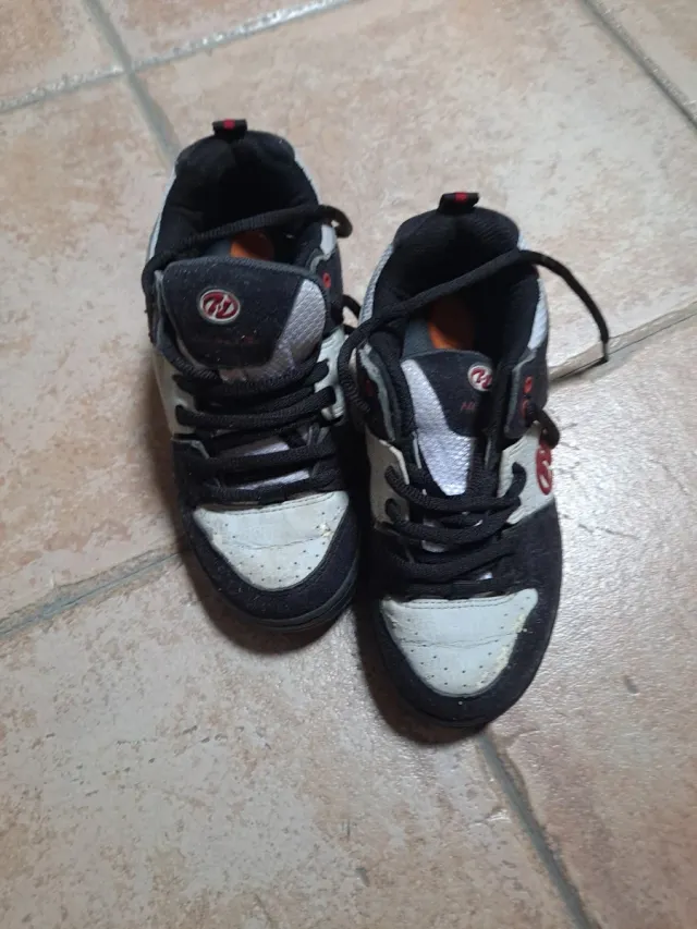 Zapatillas Heelys con ruedas talla 34